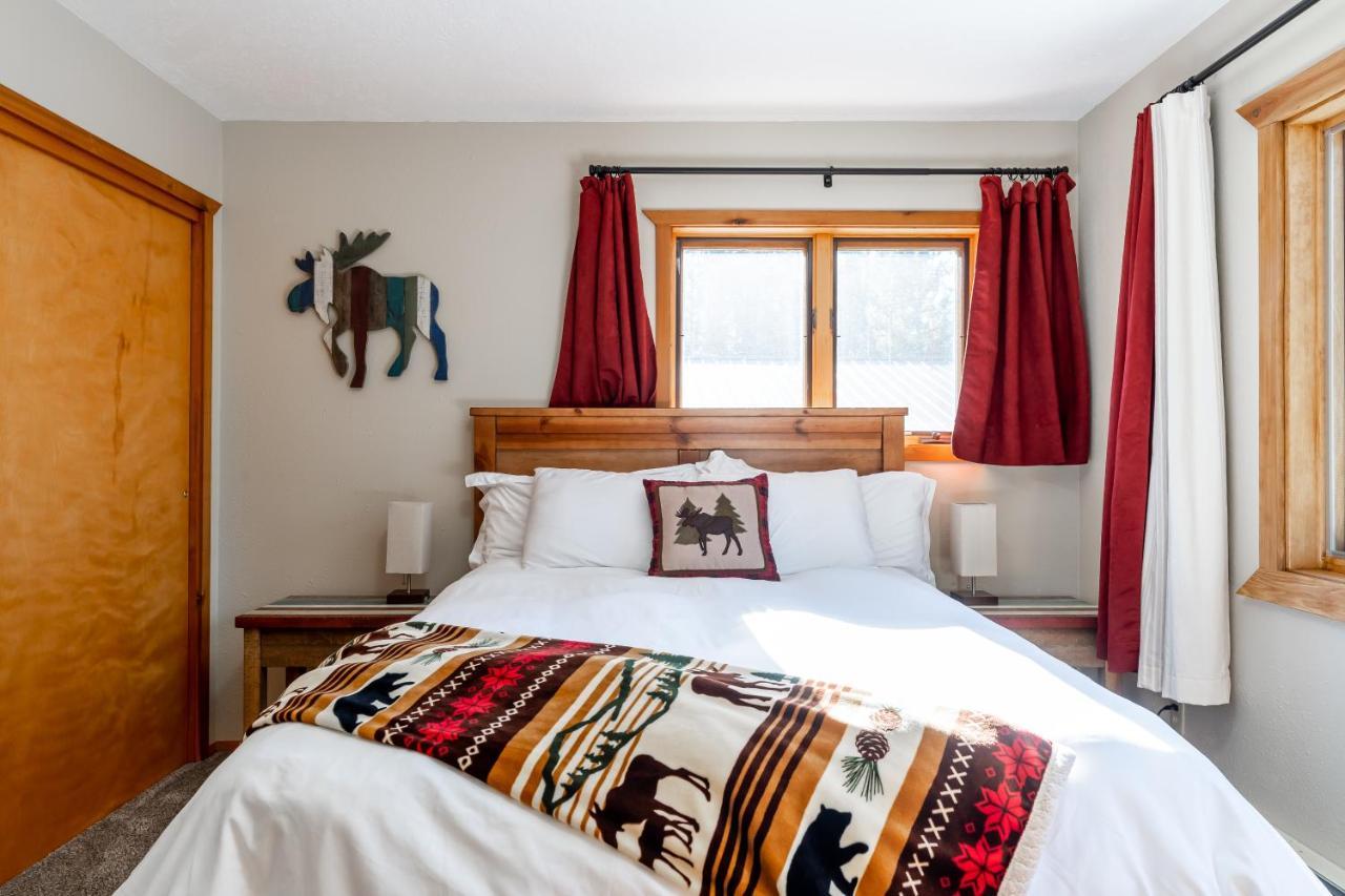 Shepherd Family Retreats- Moose West Yellowstone Exterior photo
