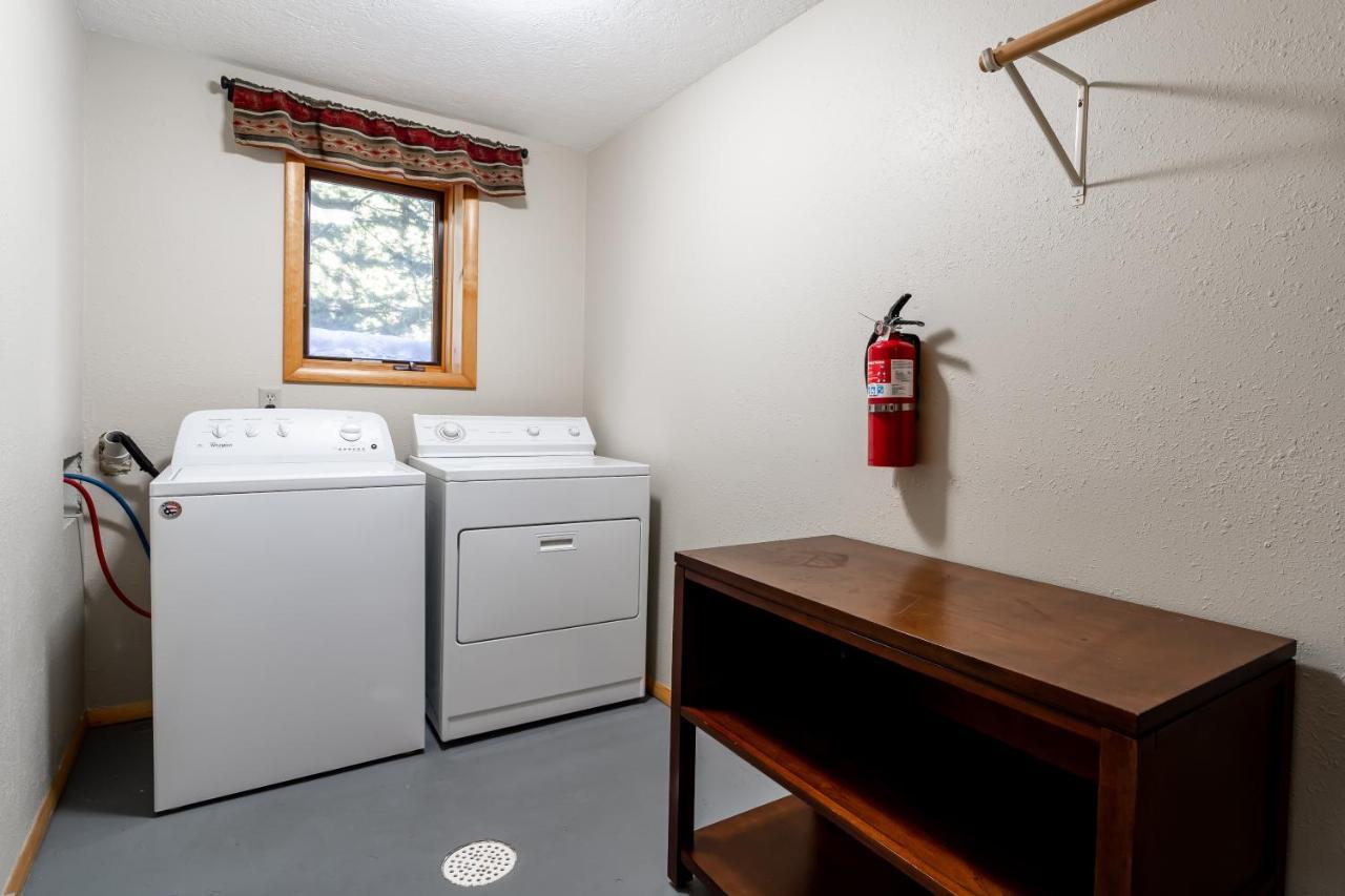 Shepherd Family Retreats- Moose West Yellowstone Exterior photo
